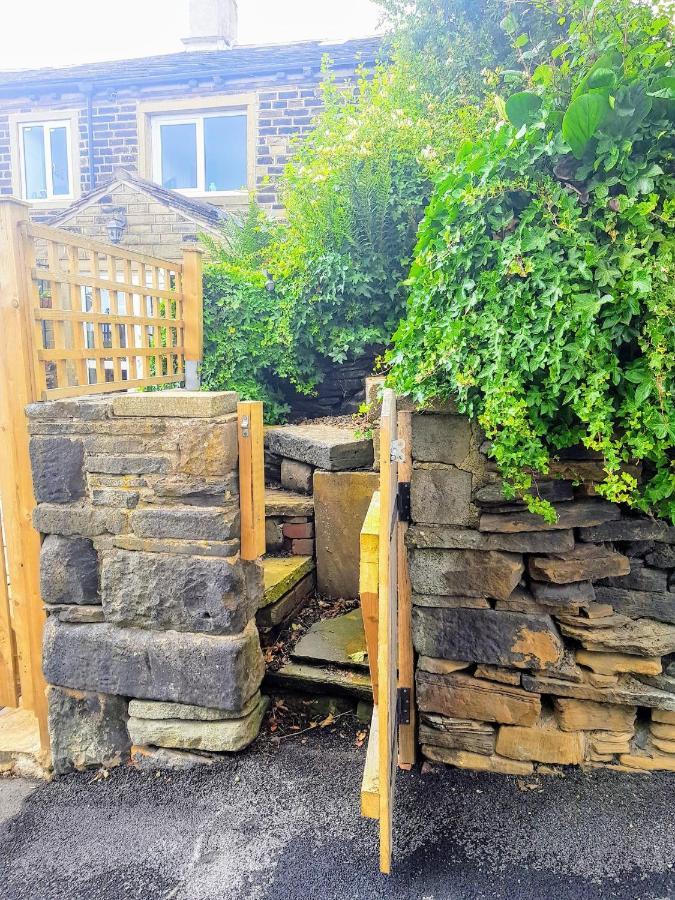 Plough Cottage 1830'S Miners Cottage הליפקס מראה חיצוני תמונה